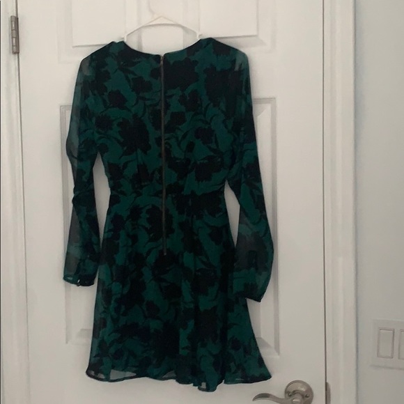 Dress - Picture 2 of 8